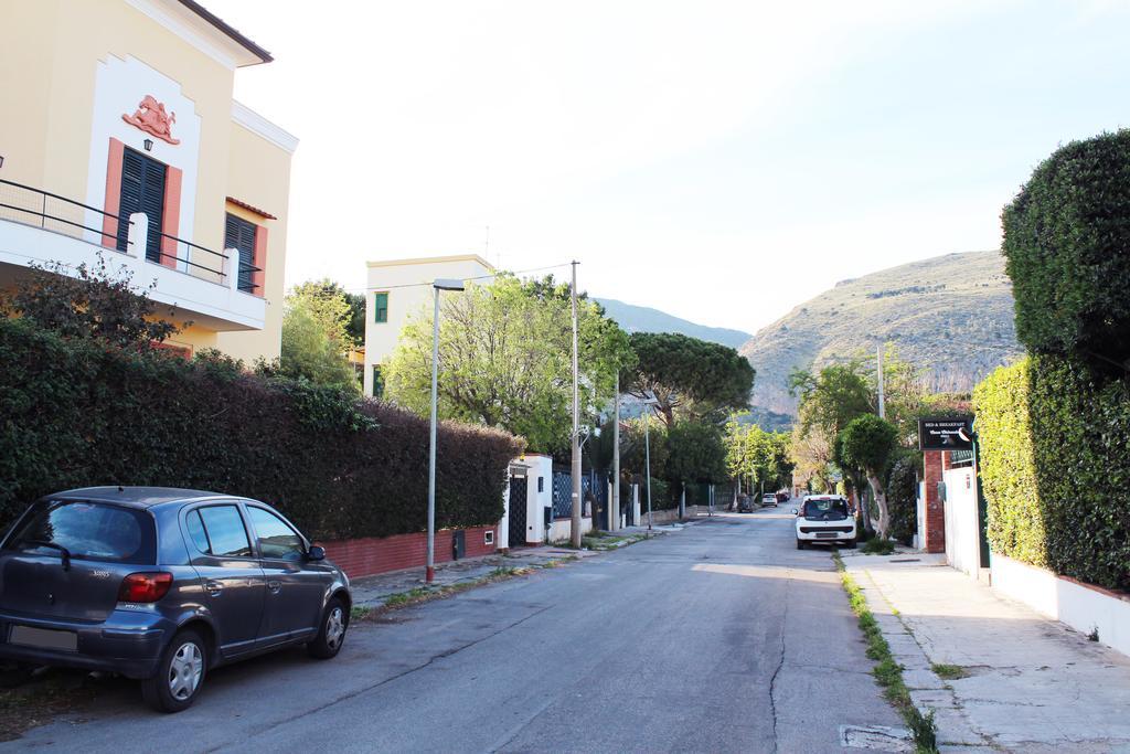 B&B Casa Chinaski Mondello Buitenkant foto