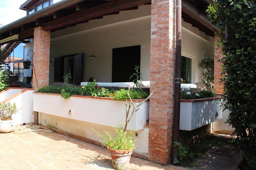 B&B Casa Chinaski Mondello Buitenkant foto