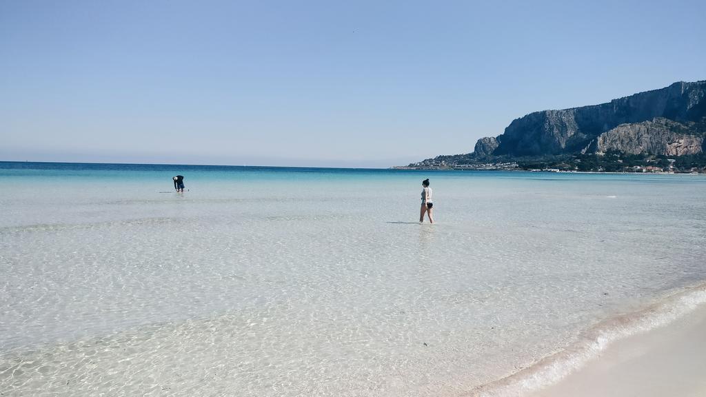 B&B Casa Chinaski Mondello Buitenkant foto