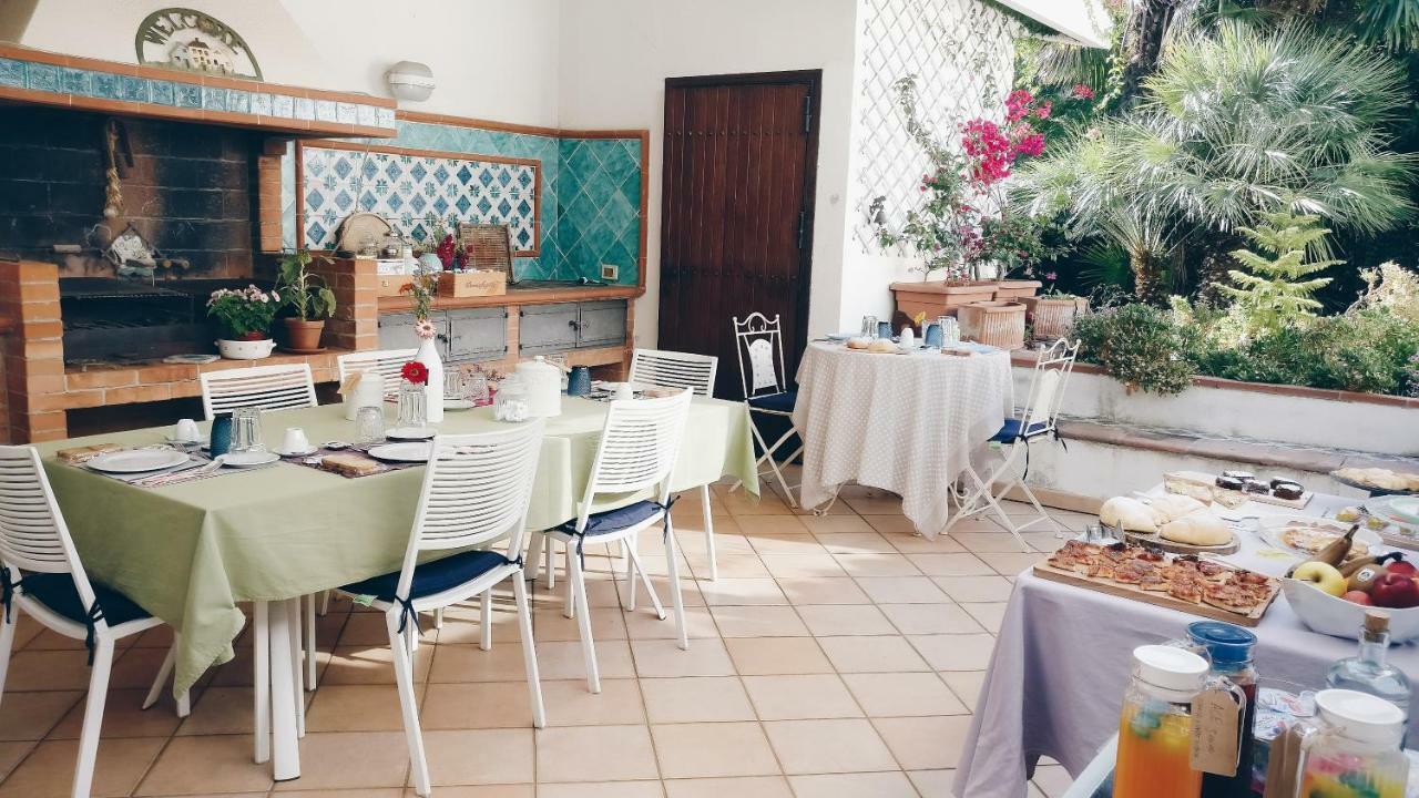 B&B Casa Chinaski Mondello Buitenkant foto